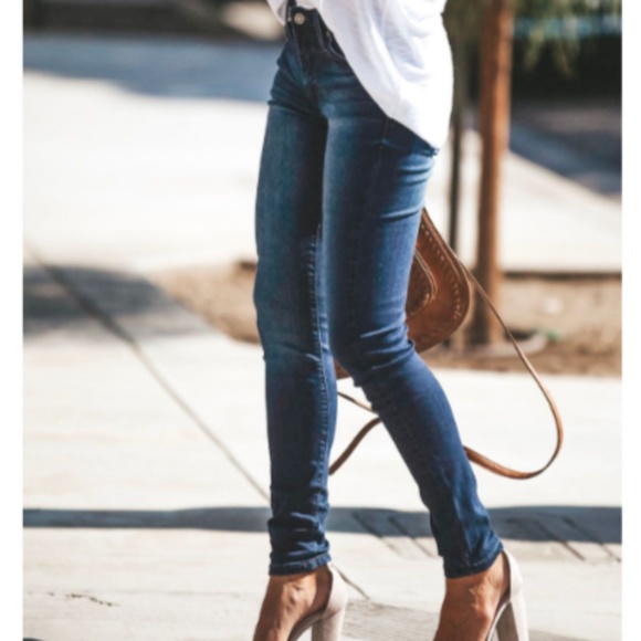 MALORY Classic Dark Wash Skinny Jeans - Picture 4 of 7